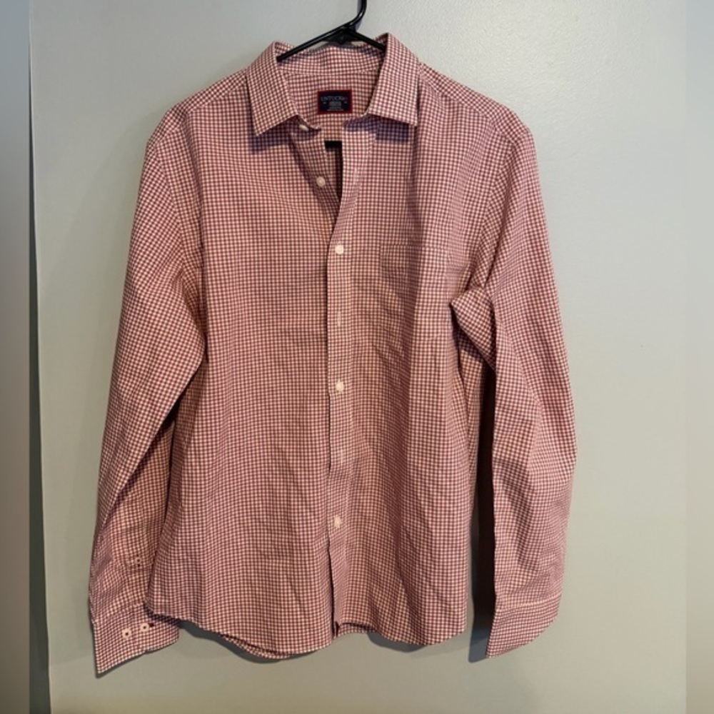 Untuckit men’s button down shirt